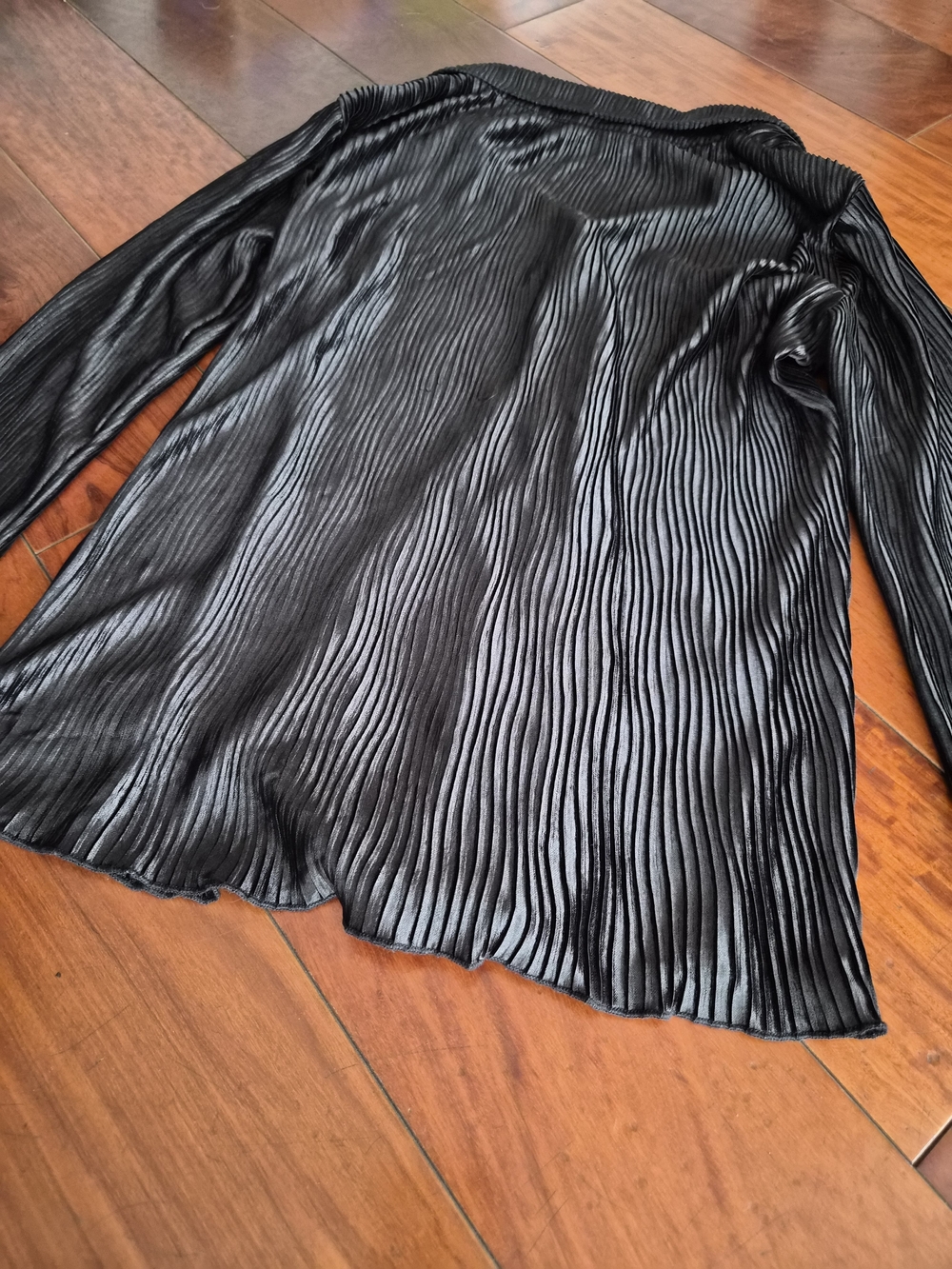 Pleated Button Down Long Sleeve Shirt Size S - Picture 13 of 13